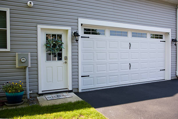 24/7 Emergency Garage Door Panel Replacement experts in Middleville, MI